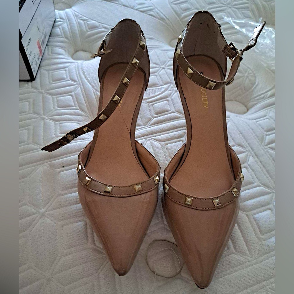 Patent Pumps with Stud Trim - Picture 1 of 13